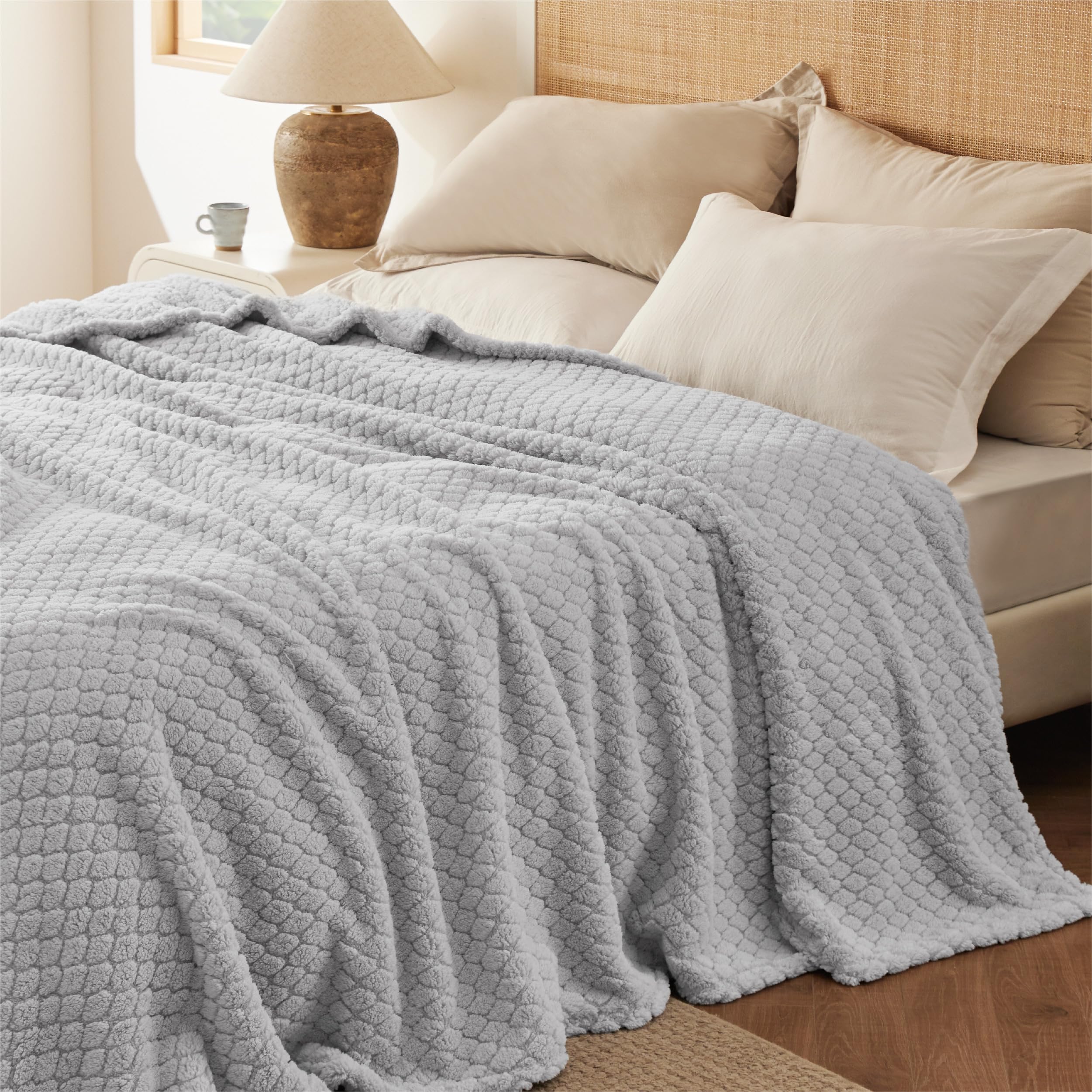 Amazon｜Bedsure グレー キングブランケット ベッド用